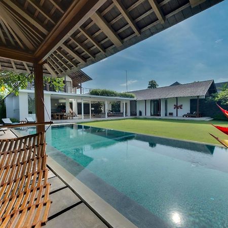 Villa Kavya - 8-Minute Walk From Berawa Beach Canggu Exteriör bild